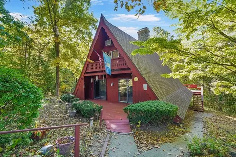 127 Copperfield Rd, Worcester, MA 01602