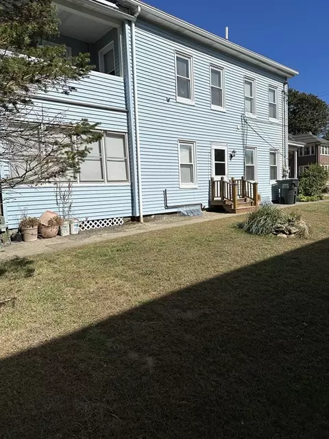 658 School St, Webster, MA 01570 photo 3