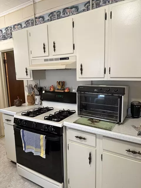658 School St, Webster, MA 01570 photo 7