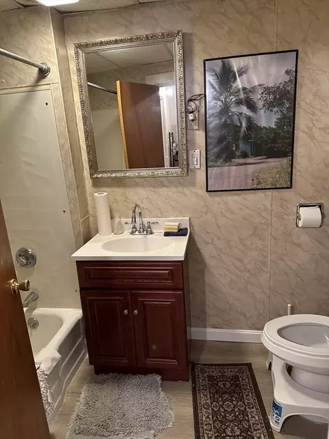 658 School St, Webster, MA 01570 photo 9