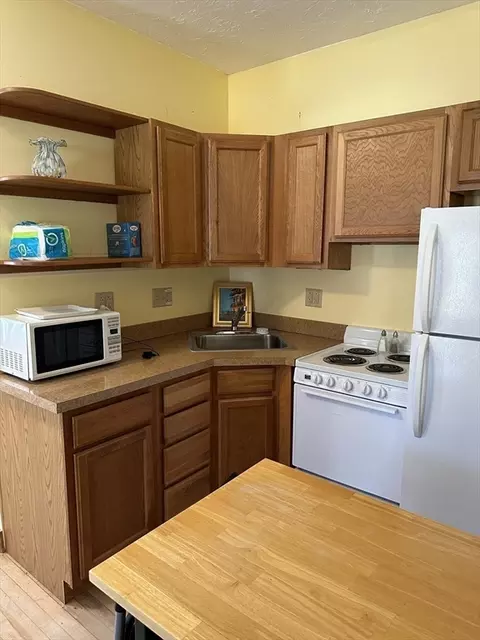 658 School St, Webster, MA 01570 photo 15