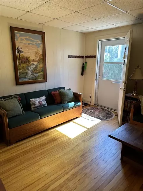 658 School St, Webster, MA 01570 photo 11