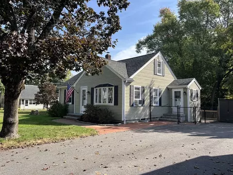 11 Montello St, Middleboro, MA 02346