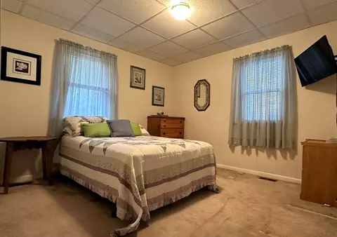 Bedroom - 8 Gilbert Ct, Gloucester, MA 01930 photo 3 of 5