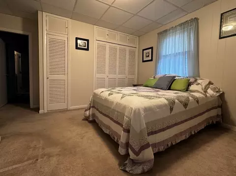 Bedroom - 8 Gilbert Ct, Gloucester, MA 01930 photo 2 of 5