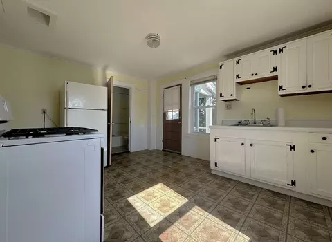 Kitchen - 8 Gilbert Ct, Gloucester, MA 01930 photo 3 of 4