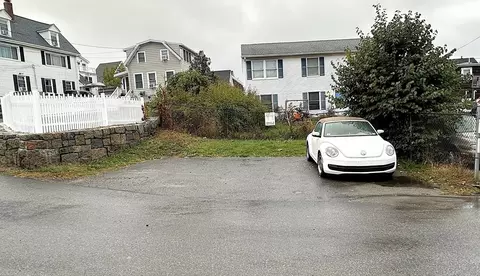Exterior - 8 Gilbert Ct, Gloucester, MA 01930 photo 5 of 6
