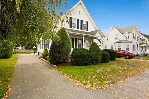 5 W Weir St, Taunton, MA 02780