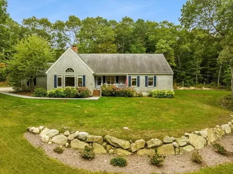 12 Harbor Dr, Bourne, MA 02559