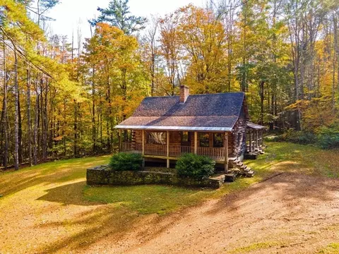 8 Calvin Coombs Rd, Colrain, MA 01340