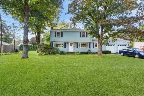 18 Bel Air Dr, Longmeadow, MA 01106