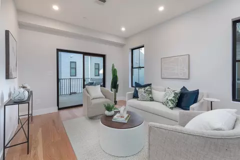 148 Falcon St #3, Boston, MA 02128