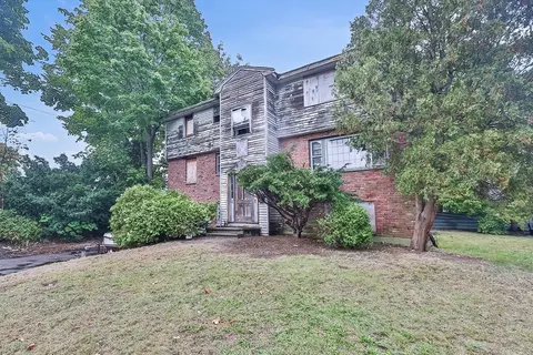 35 Hooker St, Braintree, MA 02184