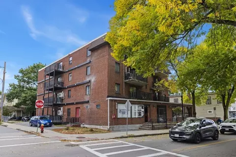 26 W Wyoming Ave #1C, Melrose, MA 02176