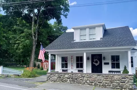 5 Clark Rd, Andover, MA 01810