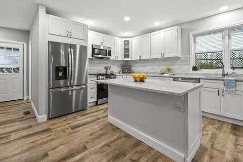 24 Warnock St, Lowell, MA 01852 photo 3