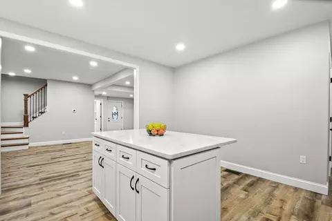 24 Warnock St, Lowell, MA 01852 photo 6