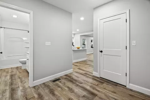 24 Warnock St, Lowell, MA 01852 photo 10