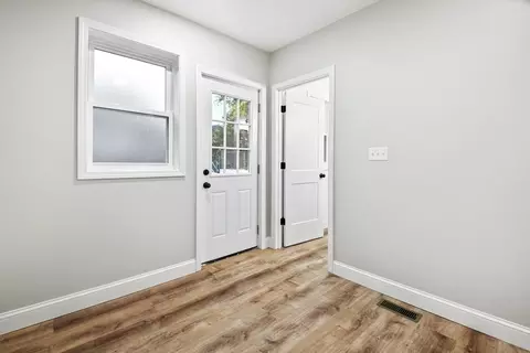 24 Warnock St, Lowell, MA 01852 photo 7