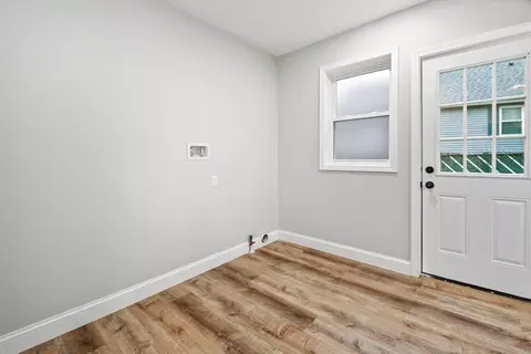 24 Warnock St, Lowell, MA 01852 photo 9