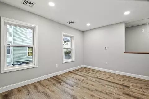 24 Warnock St, Lowell, MA 01852 photo 19