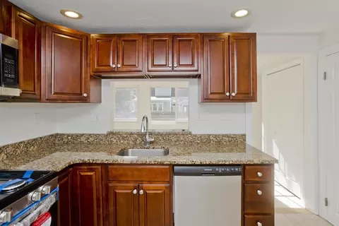 28 Clive St, Worcester, MA 01603 photo 11