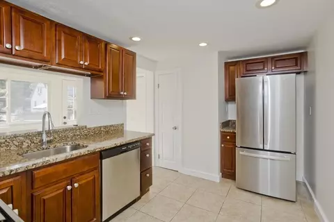 28 Clive St, Worcester, MA 01603 photo 12
