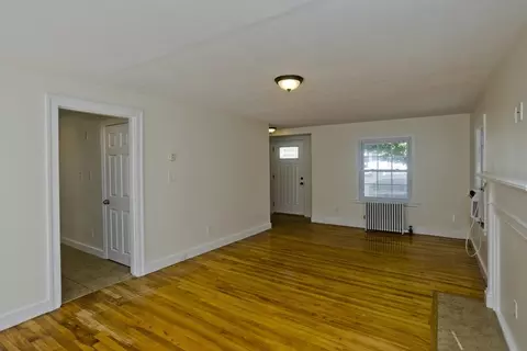 28 Clive St, Worcester, MA 01603 photo 6