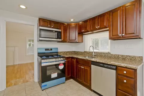 28 Clive St, Worcester, MA 01603 photo 10