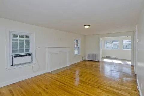 28 Clive St, Worcester, MA 01603 photo 4