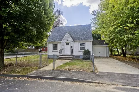 28 Clive St, Worcester, MA 01603 photo 2