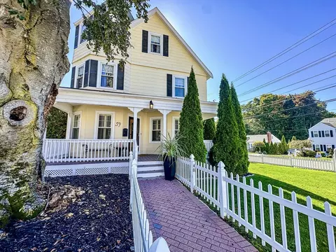 39 Beech Ave, Melrose, MA 02176