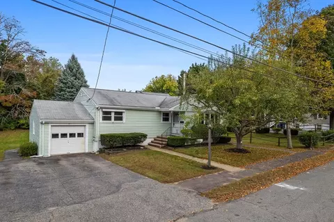 17 Albion Ave, Stoneham, MA 02180