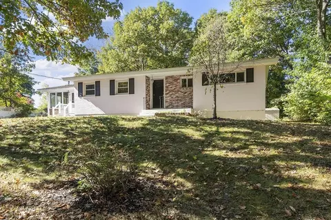 29 Amico Ave, Leominster, MA 01453