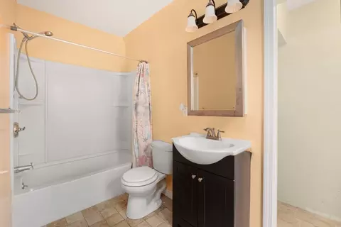 Bath - 359 Knight St, Woonsocket, RI 02895 photo 2 of 3