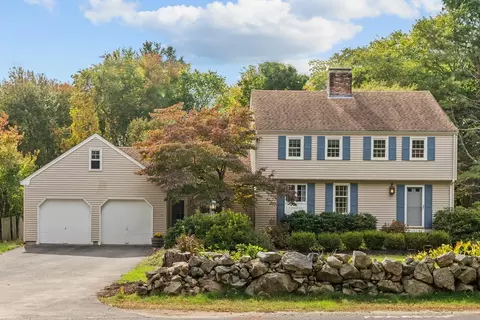 11 School St, Newbury, MA 01922