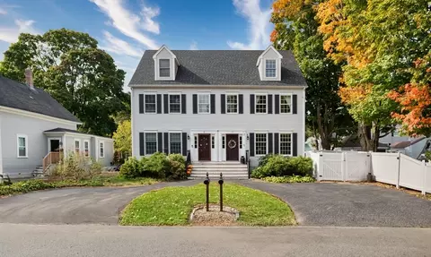 17 Sawyer St #17, Merrimac, MA 01860