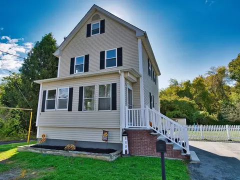 3 E Wordell, Dartmouth, MA 02748