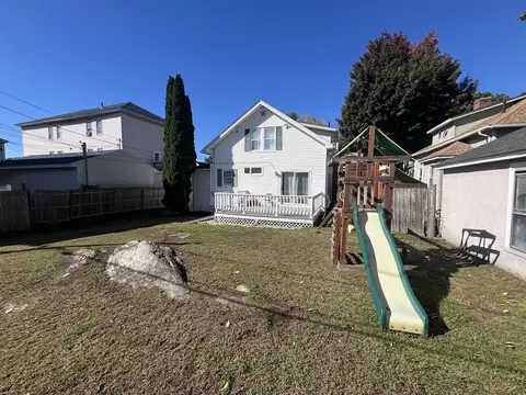 Exterior - 155 Warner Ave, Worcester, MA 01604 photo 7 of 8