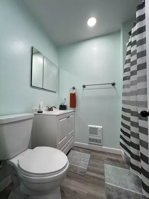 Bath - 155 Warner Ave, Worcester, MA 01604 photo 4 of 4
