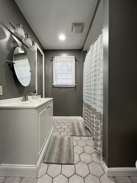 Bath - 155 Warner Ave, Worcester, MA 01604 photo 2 of 4