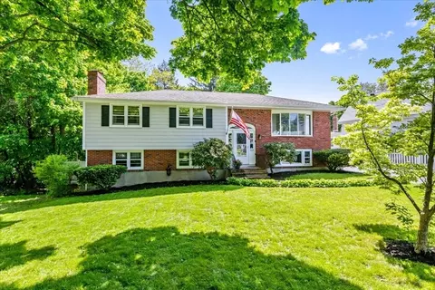 168 Curve St, Dedham, MA 02026
