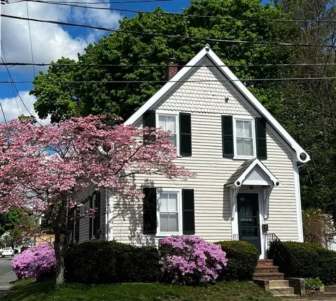 100 Willow St, Hamilton, MA 01982
