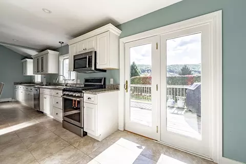 128 Ferry St, Easthampton, MA 01027 photo 9