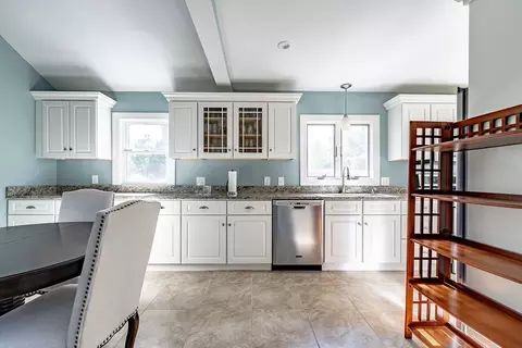 128 Ferry St, Easthampton, MA 01027 photo 3
