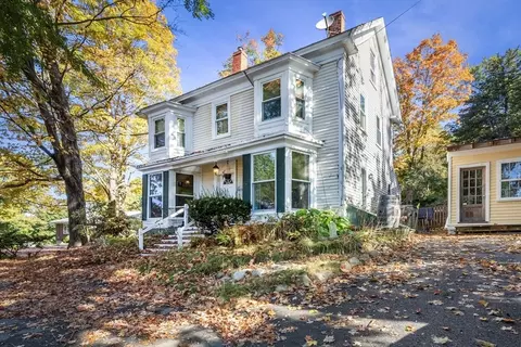 44 High St # B, Topsfield, MA 01983