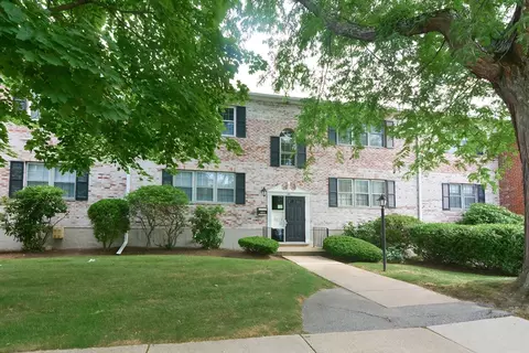 141 Lake Shore Rd #1, Brighton, MA 02135