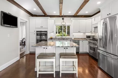 9 Winthrop St, Danvers, MA 01923 photo 6