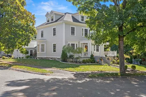 9 Winthrop St, Danvers, MA 01923