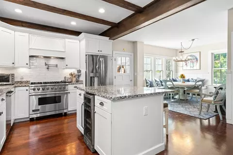 9 Winthrop St, Danvers, MA 01923 photo 5